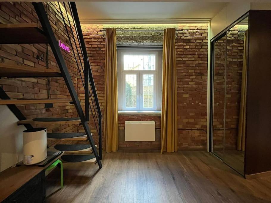 Apartman V Srdci Bratislavy 브라티슬라바 외부 사진